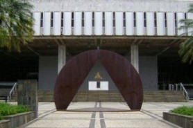 ESCOLA OFERECE CURSO DE PORTUGUÊS ABERTO À POPULAÇÃO