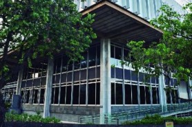 Falta de repasse atrasa salário de deputados e comissionados