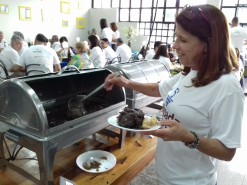 alegria e descontração marcaram a 5ª edição da feijoada solidária