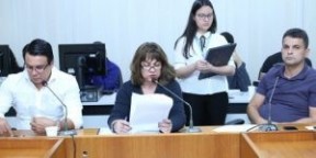 PESSOAS COM DEFICIÊNCIA PODERÃO TER RESERVA DE LUGAR NAS PRAÇAS DE ALIMENTAÇÃO.