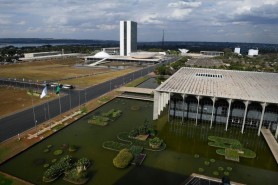 Deputados divergem sobre proposta que reduz gastos com servidores públicos