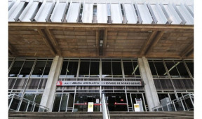 SINDALEMG solicita suspensão de visitas dentro da ALMG e antecipação do recesso parlamentar.