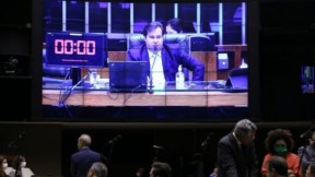 PEC do “Orçamento de Guerra” é aprovada, mas salários são preservados