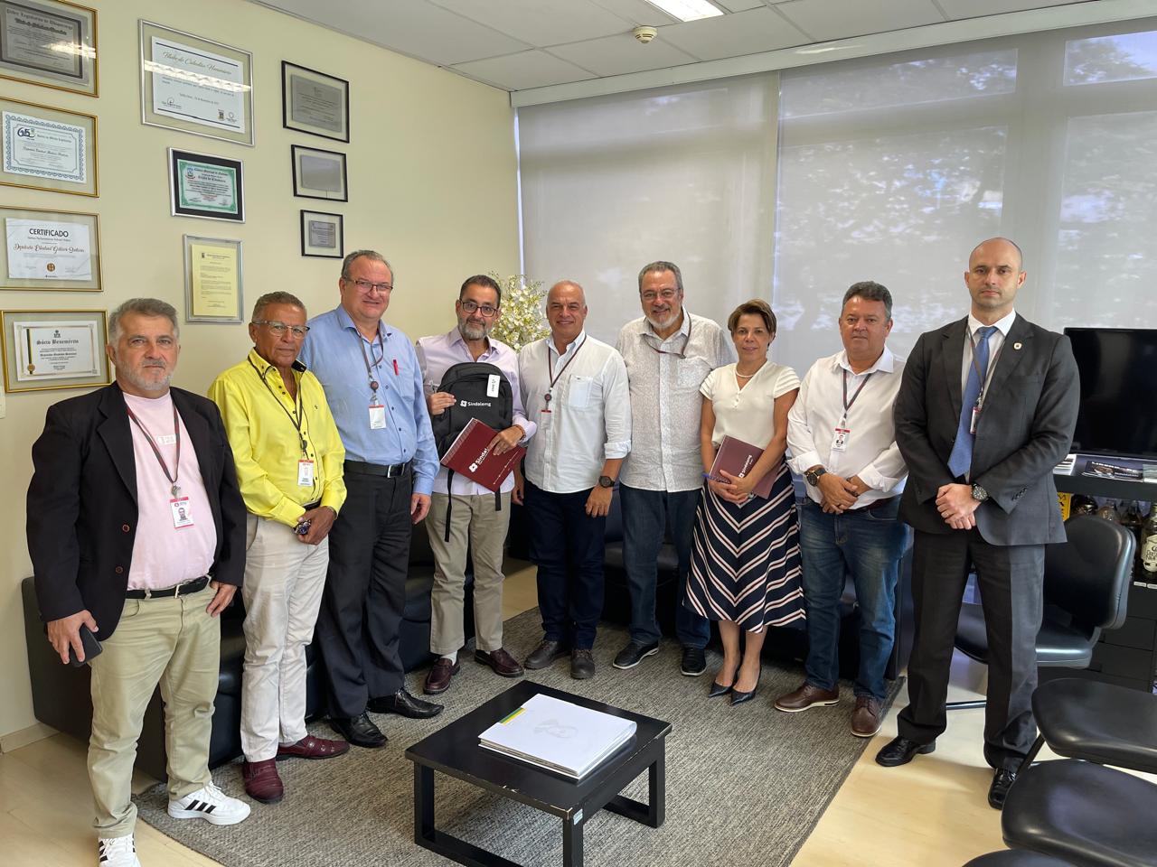 NOVA COORDENAÇÃO DO SINDALEMG É RECEBIDA PELO 1º SECRETÁRIO DA ALMG, DEPUTADO GUSTAVO SANTANA